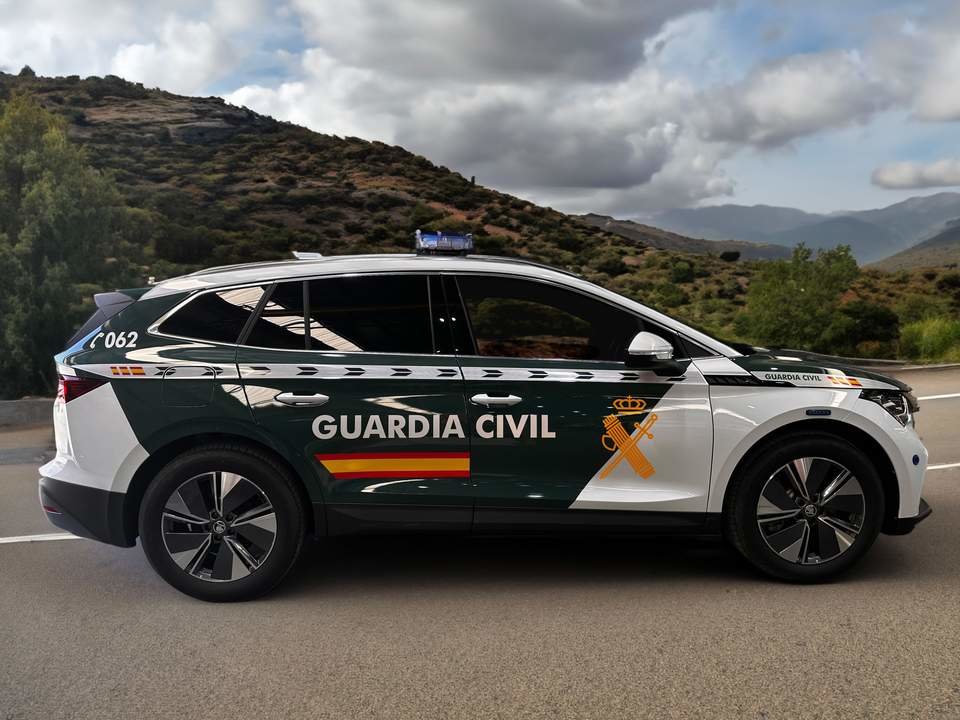 škoda-entrega-una-flota-eléctrica-de-90-unidades-del-enyaq-a-la-guardia-civil-3