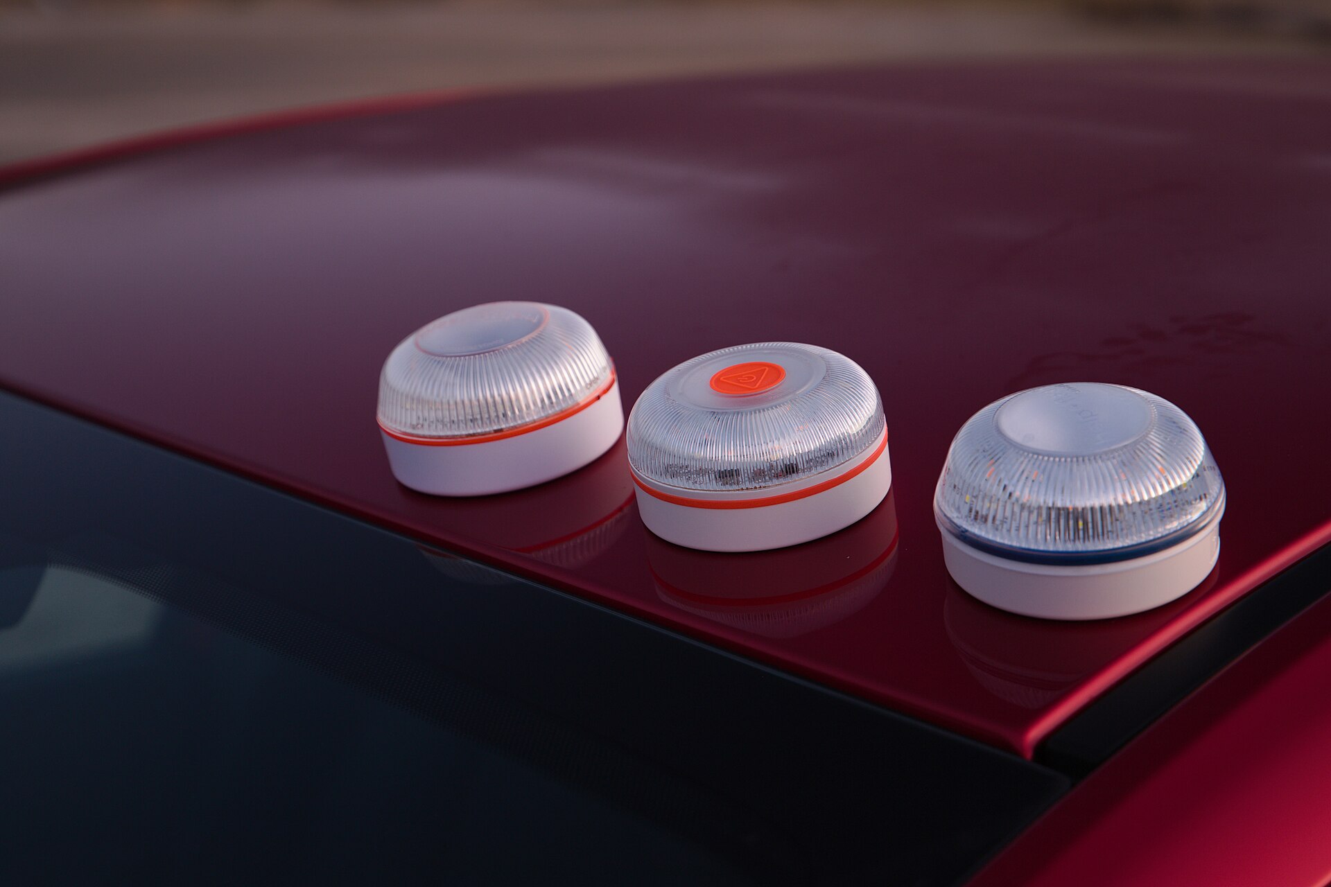 V16 - Help-Flash 3 models on car roof
